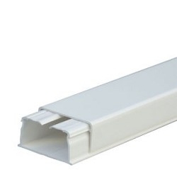 Кабельный канал Legrand 030027 DLPlus 40x20мм белый 2.10м
