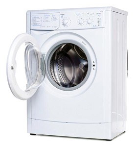 Стиральная машина Indesit IWSC 5105 класс: A загр.фронтальная макс.:5кг белый