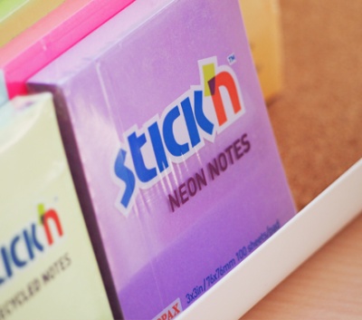 Блок самоклеящийся бумажный Stick`n 21332 76x76мм 100лист. 70г/м2 неон