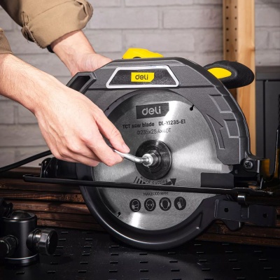 Циркулярная пила Deli DL-YJ235-E1 (2200Вт, 4200об/мин, диаметр диска 235мм, диск в комплекте)