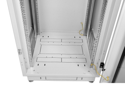 Шкаф коммутационный ЦМО (ШТК-М-33.6.8-4ААА) 33U 600x800мм пер.дв.перфор. задн.дв.стал.лист 2 бок.пан. 450кг белый