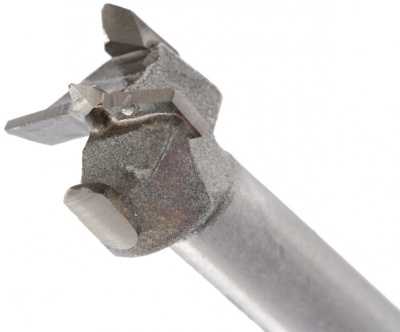 Сверло Сибртех 704815 по дереву Д=15мм Дл=77мм (1пред.) для дрелей/перфораторов