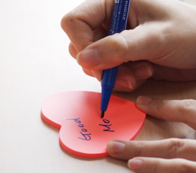 Блок самоклеящийся бумажный Stick`n 21448 70x70мм 50лист. 70г/м2 неон розовый вырубной "сердце" европодвес