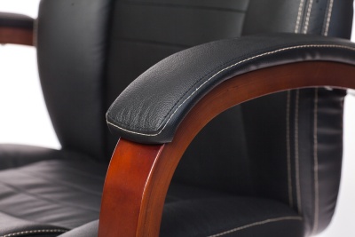Кресло руководителя Бюрократ T-9923WALNUT черный кожа крестовина металл/дерево