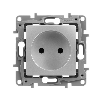 Legrand 672434 Розетка 2К со шторками - немецкий стандарт - винтовые зажимы - 16 А - 250 В~ - Etika - алюминий