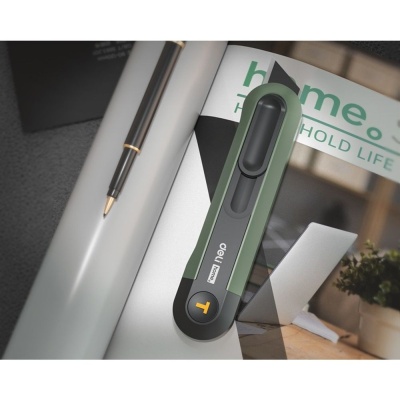 Нож Deli Набор технических ножей "Home Series Green" Deli HT4003L (ножи 9мм+18мм+Т-образный), эксклюзивный дизайн, корпус из высококачественного софттач пластика