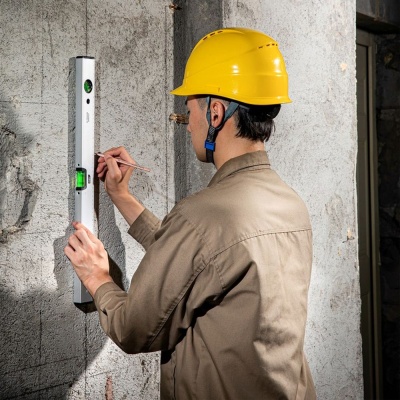 Измерительный и разметочный инструмент Deli Строительный уровень Deli DL700600B 600мм, алюминиевый сплав, мягкие резиновые заглушки, магнит