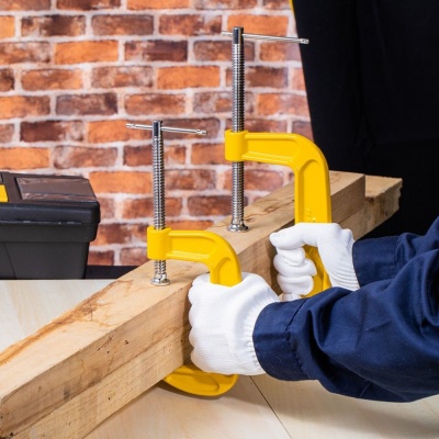 Струбцина G-образная усиленная Deli DL-G206  высота зажима 150мм, глубина зажима 95мм