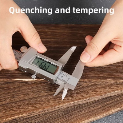 Измерительный и разметочный инструмент Deli Электронный штангенциркуль Deli DL91200  200мм, метрическая/дюймовая конвертация, нержавеющая сталь, 3 кнопочное управление, светодиодный дисплей, 1,5В SR44.