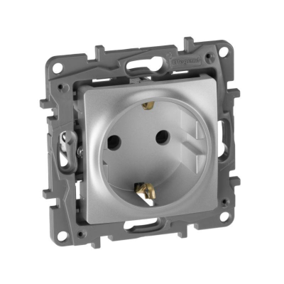 Розетка 2К+З, немецкий стандарт, винтовые зажимы, 16А, 250В~, Etika, алюминий Legrand 672421