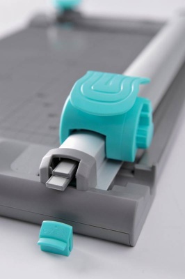 Резак дисковый Kw-Trio 13939 A4/10лист./330мм/автоприжим