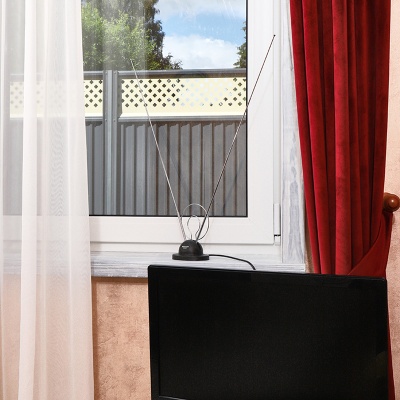 ТВ антенна комнатная телескопическая на подставке «Усы», RX-105 REXANT