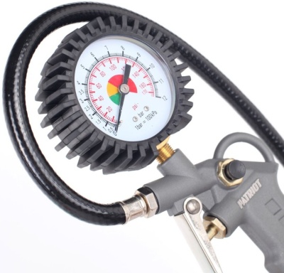 Пистолет для накачки шин Patriot GN 60D серый